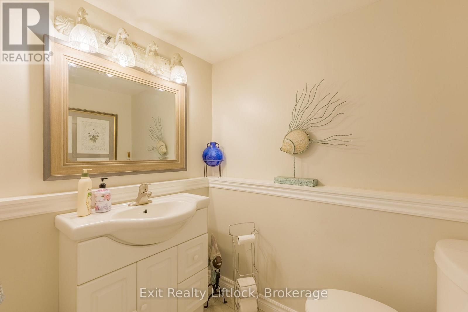 651 & 653 Cottesmore Avenue, Cobourg, ON photo 30