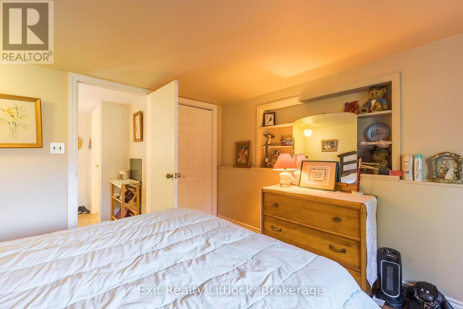 651 & 653 Cottesmore Avenue, Cobourg, ON photo 32