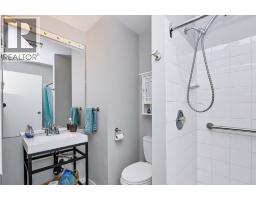 1560 Larchberry Way, Gibsons, BC V0N1V5 Photo 13