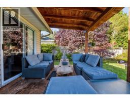 1560 Larchberry Way, Gibsons, BC V0N1V5 Photo 18