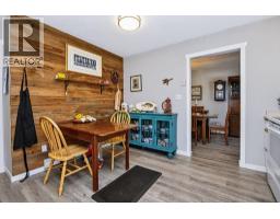 1560 Larchberry Way, Gibsons, BC V0N1V5 Photo 8