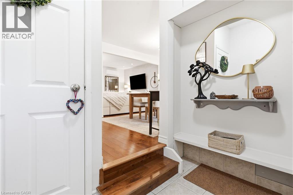#17 1550 GARTH Street - 3