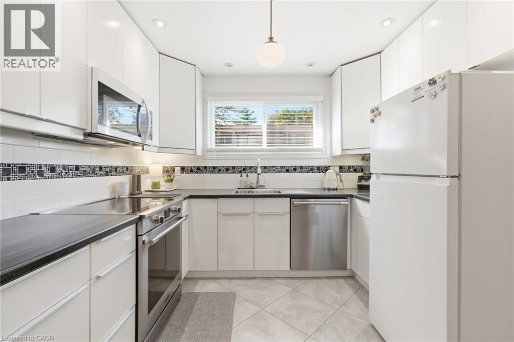 #17 1550 GARTH Street - 6