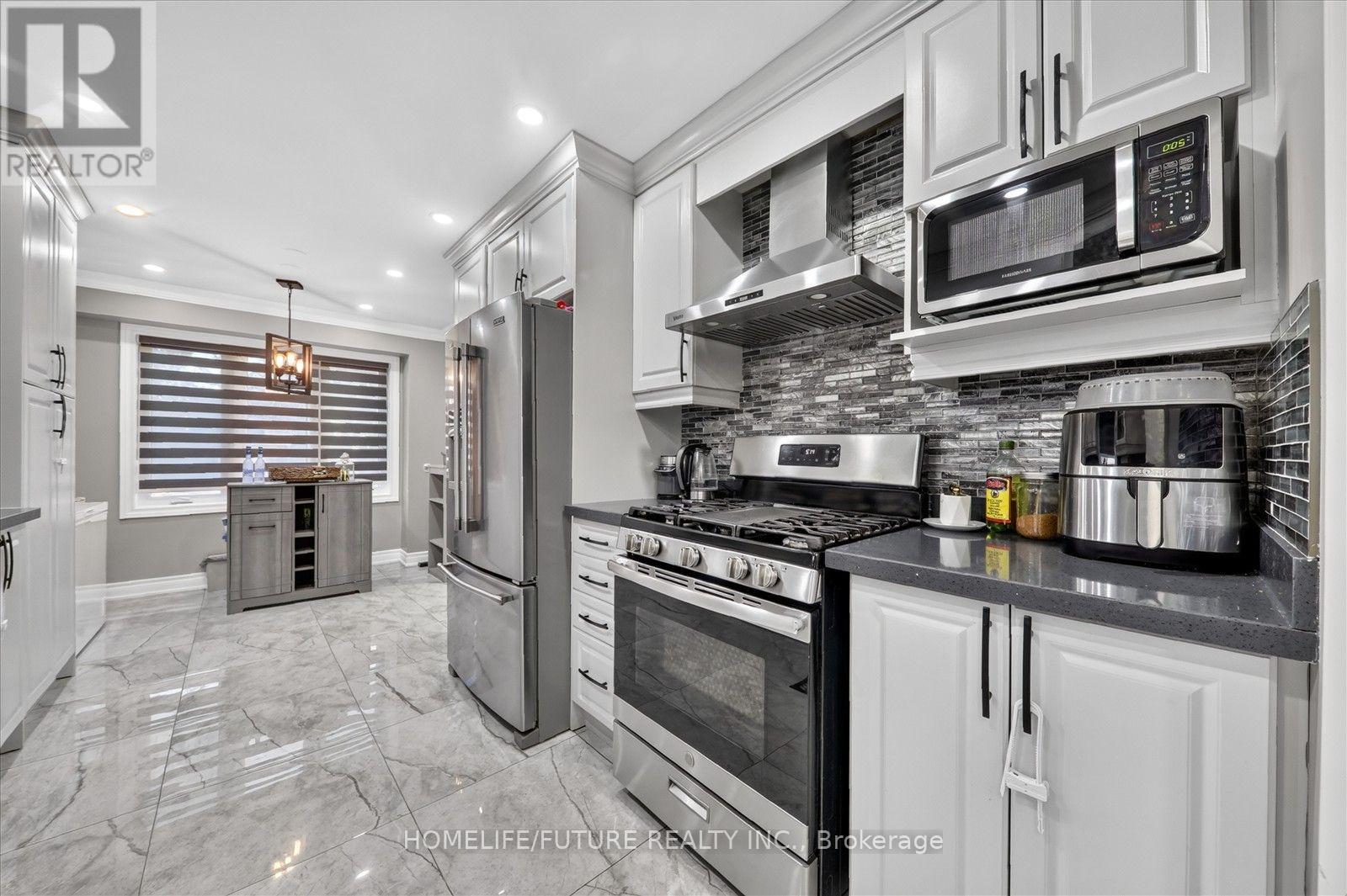 1569 Jaywin Circle, Pickering, ON photo 11