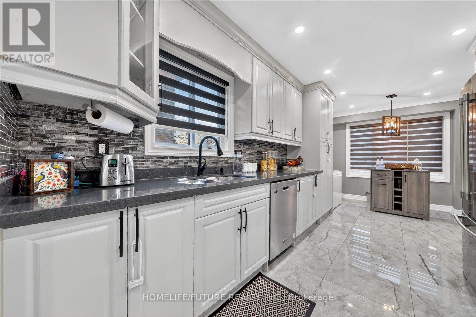 1569 Jaywin Circle, Pickering, ON photo 12