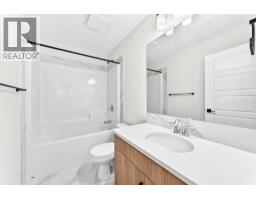 4pc Bathroom - 28 Veranda Boulevard Sw, Calgary, AB T2Y0S7 Photo 20