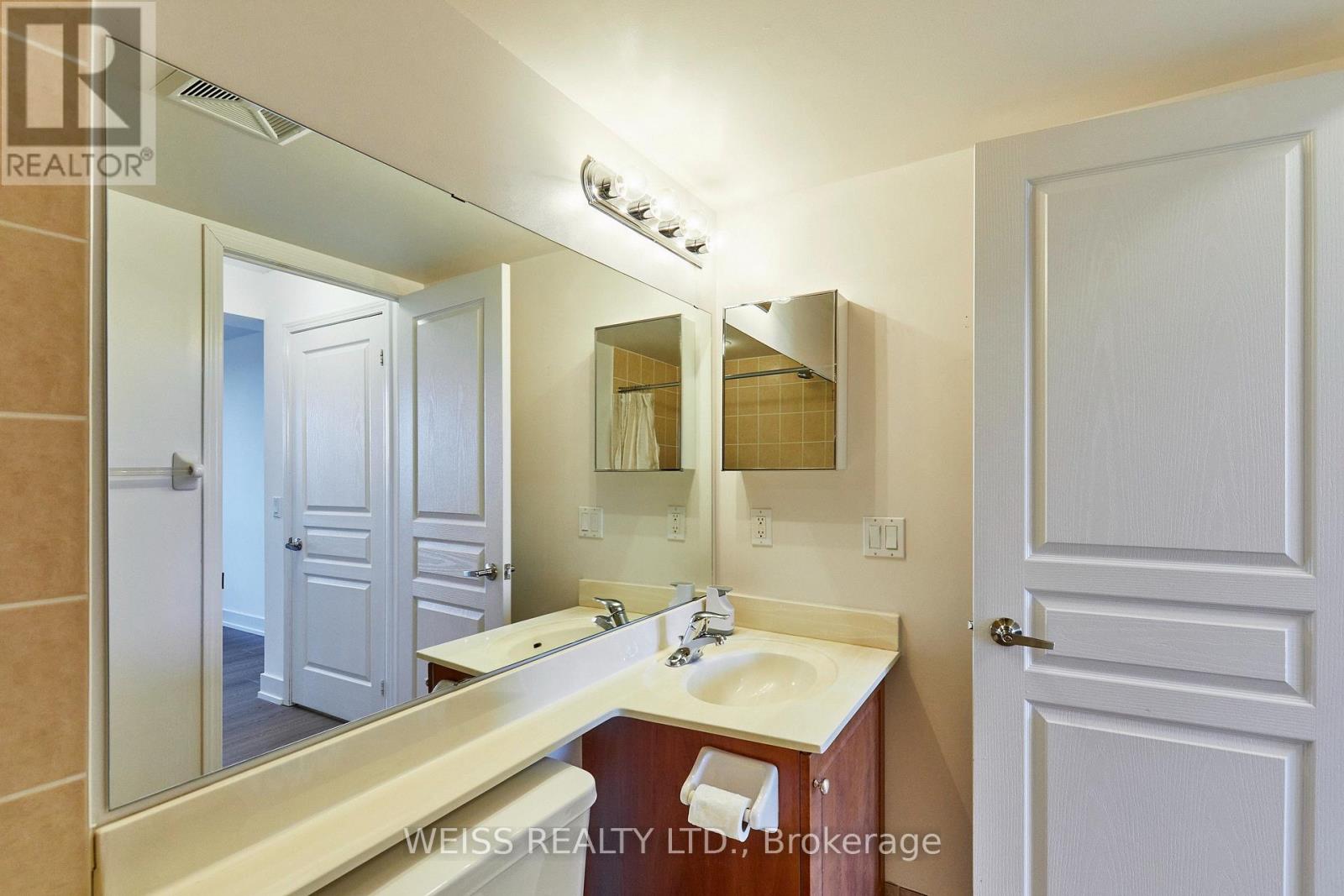 205- 330 Red Maple Road, Richmond Hill, ON photo 17