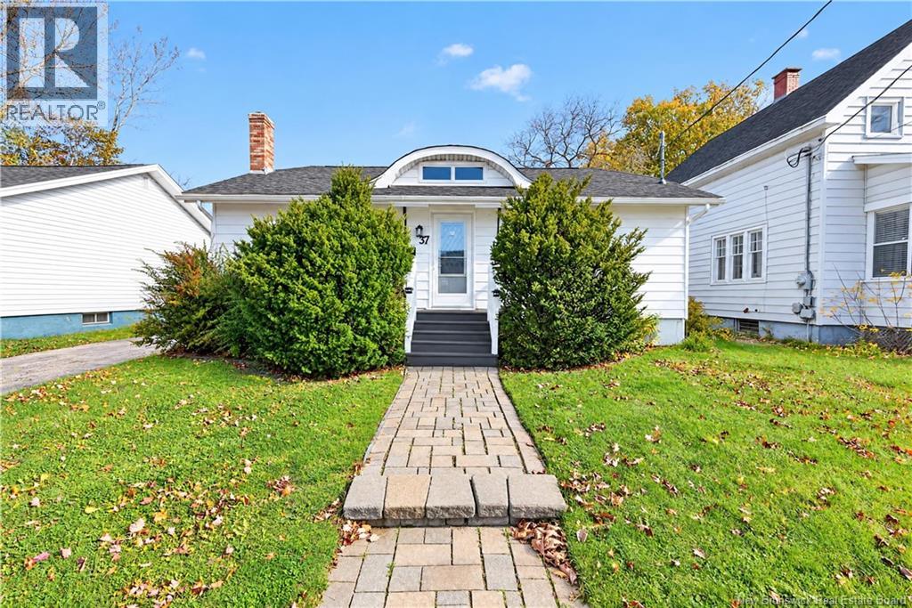 37 Winter Avenue, photo 1