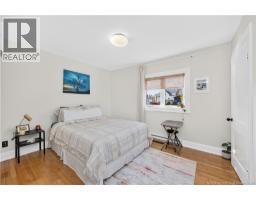 37 Winter Avenue, photo 15