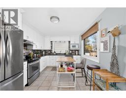 37 Winter Avenue, photo 24
