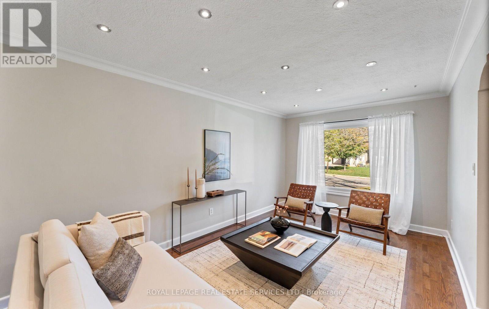 90 Silverhill Drive, Toronto, ON photo 5