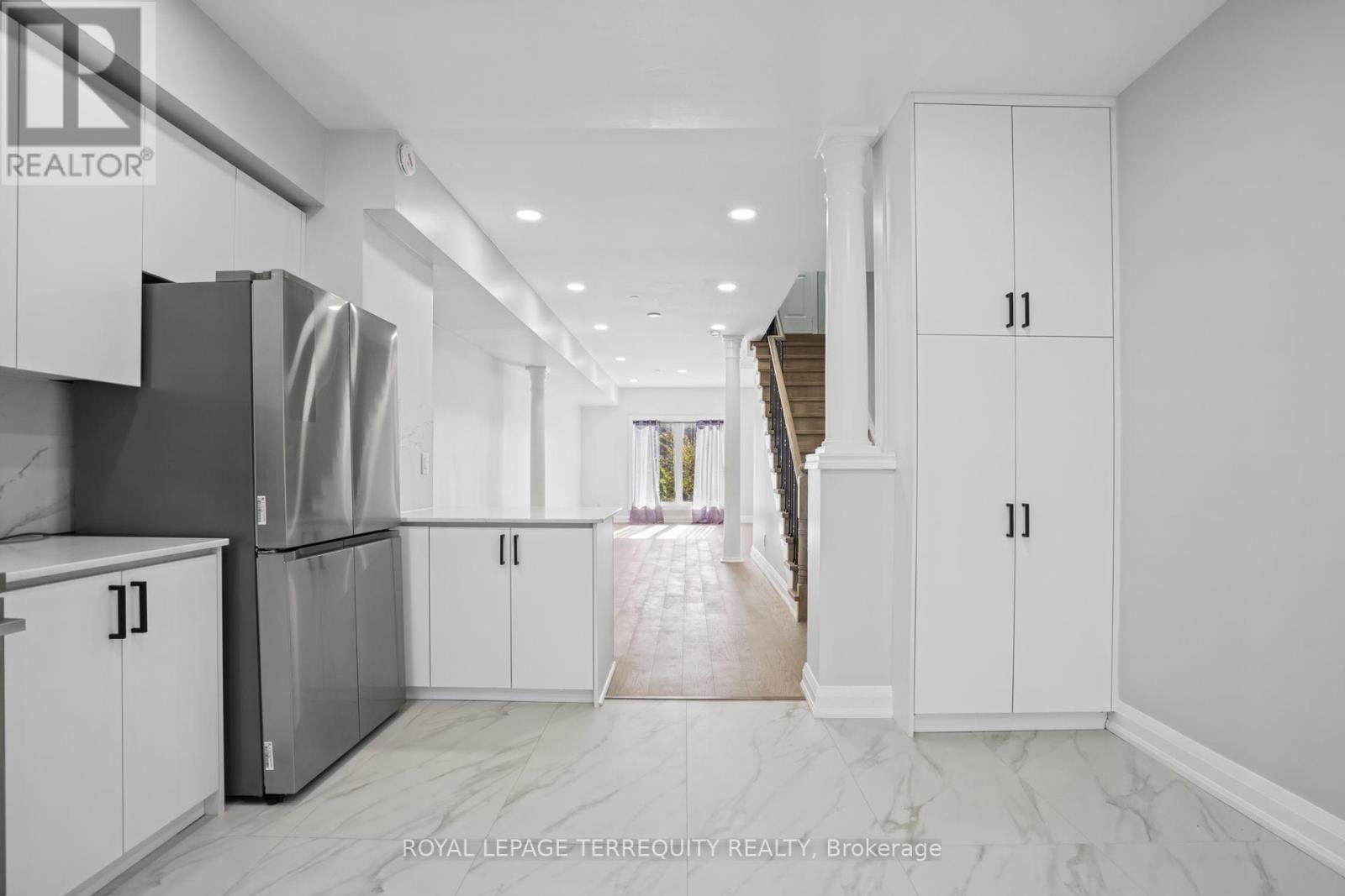 958 The Queensway, Toronto, ON photo 12