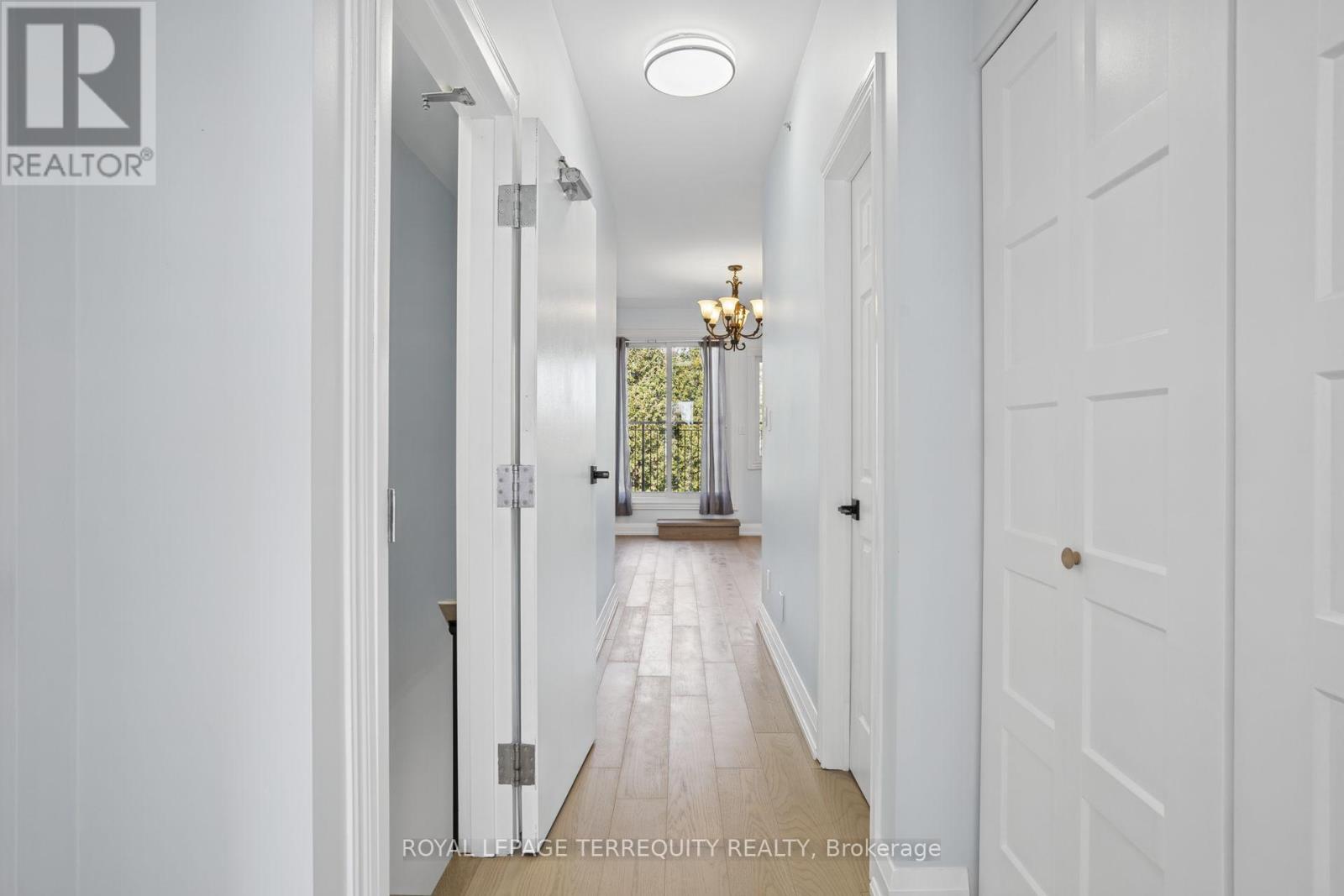 958 The Queensway, Toronto, ON photo 16
