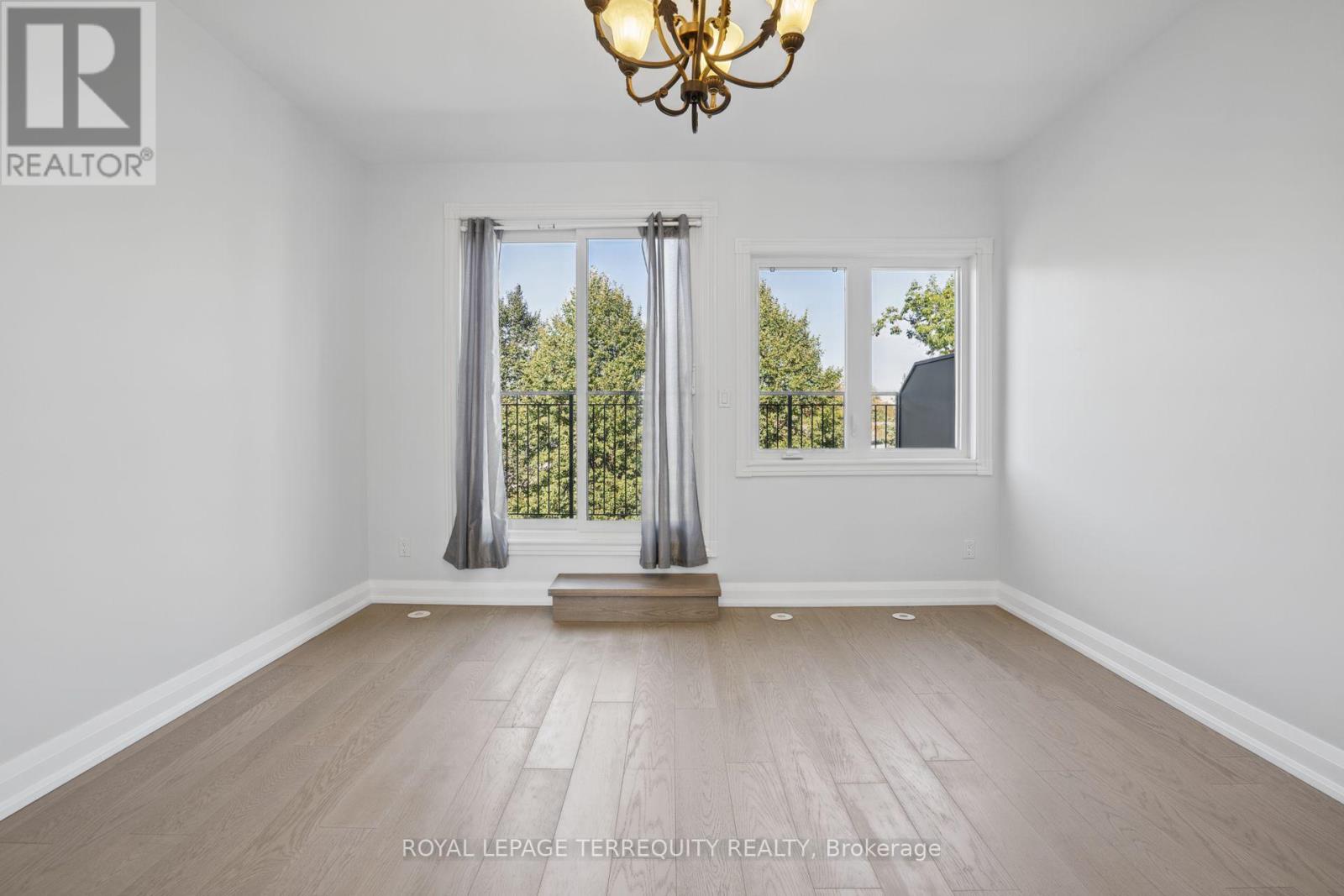958 The Queensway, Toronto, ON photo 17