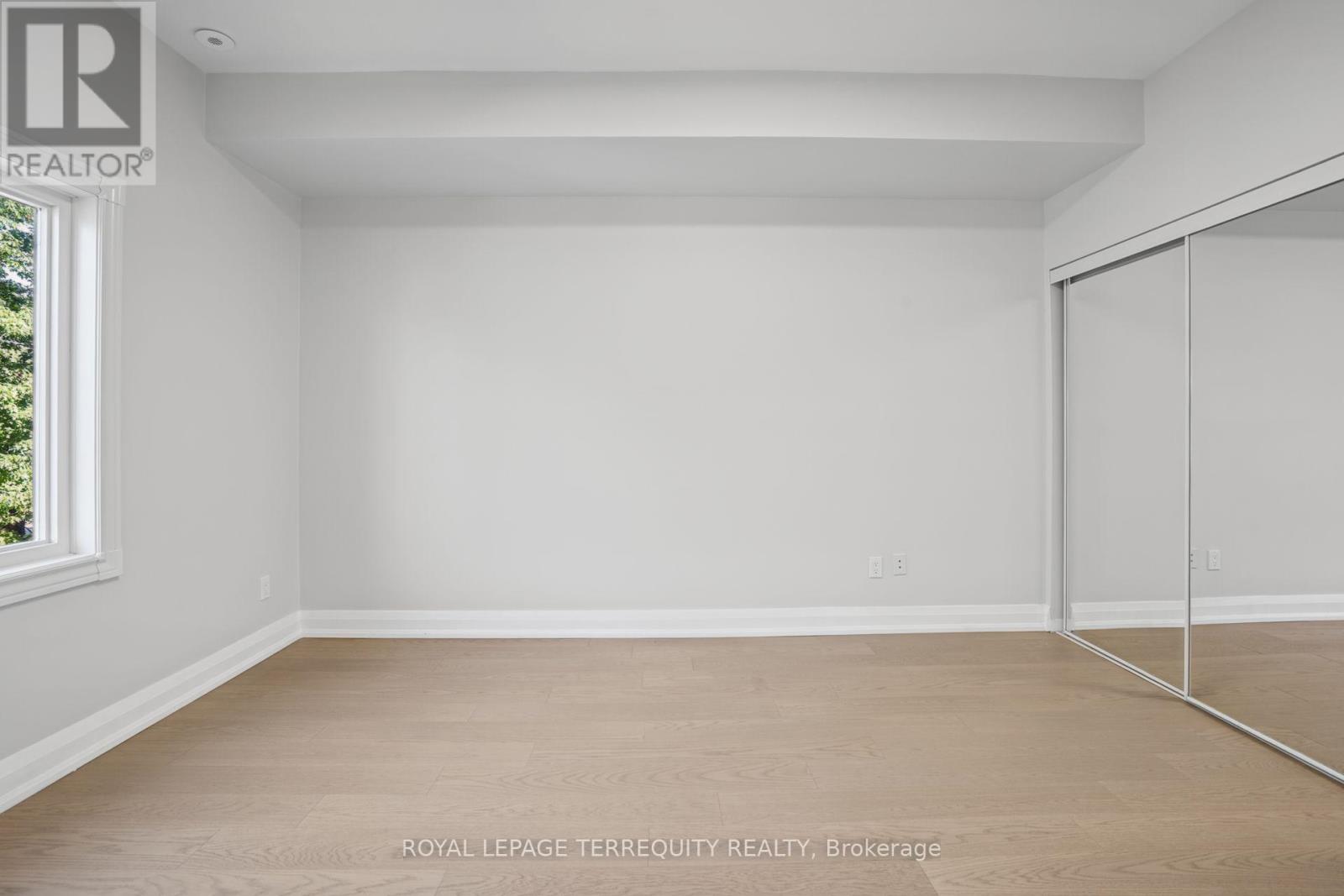 958 The Queensway, Toronto, ON photo 28