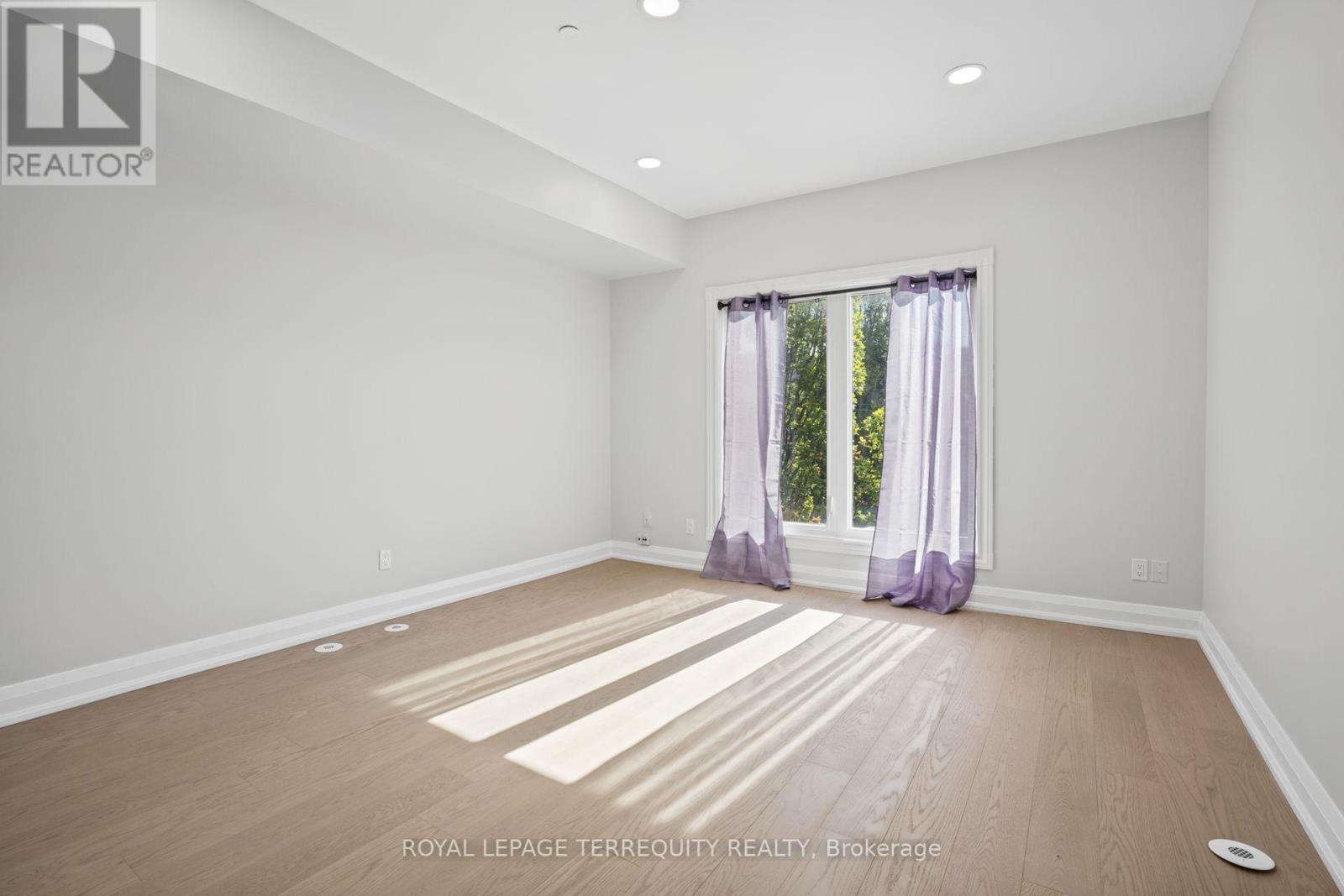 958 The Queensway, Toronto, ON photo 6