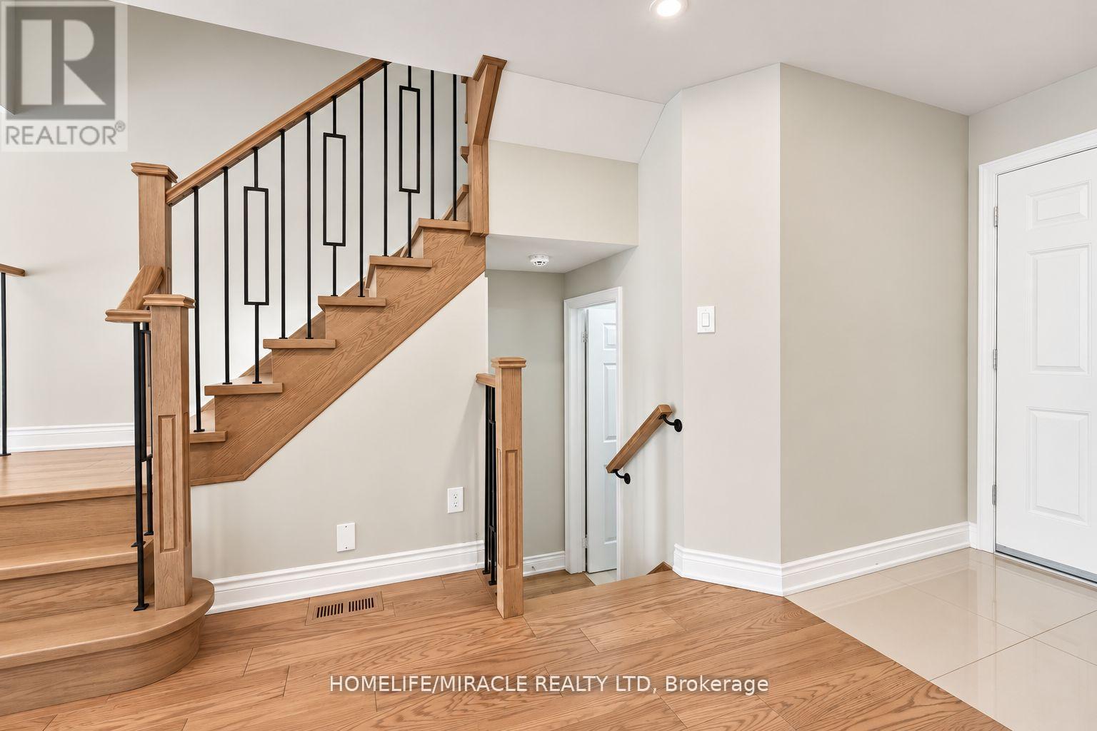 7683 Doverwood Drive, Mississauga, ON photo 7