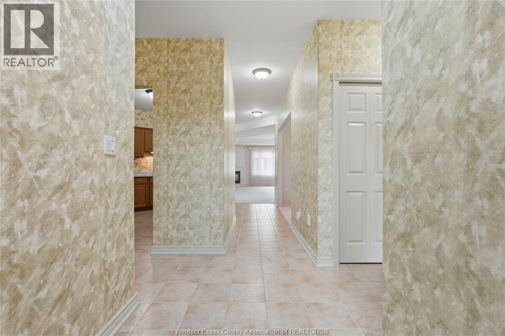 382 JASON COURT - 7
