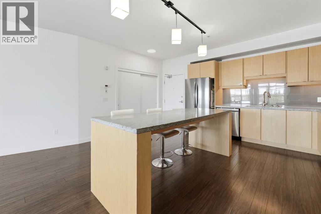 5327, 2660 22 Street, photo 8 of 34