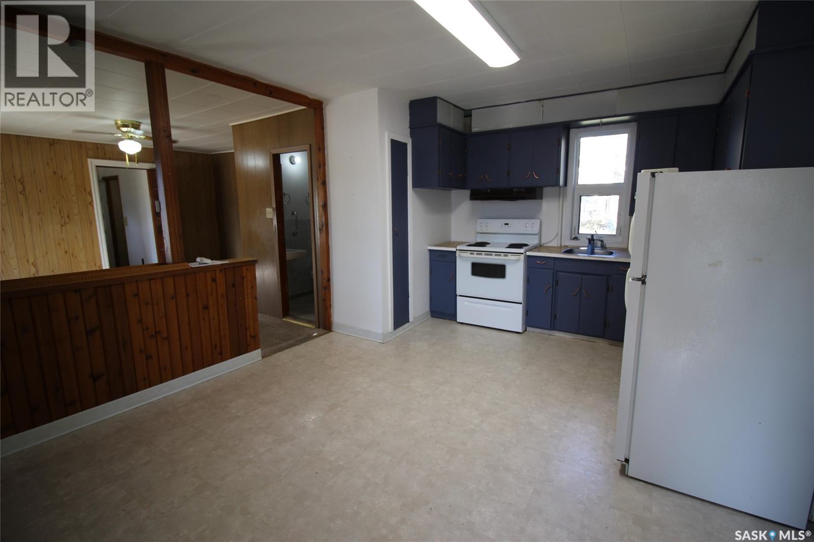 204 1st STREET E, Climax — photo 3