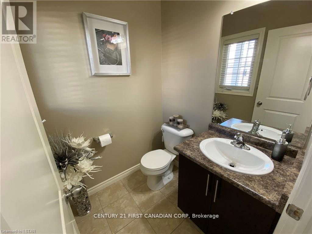 960 BITTERBUSH Unit 17 photo 3