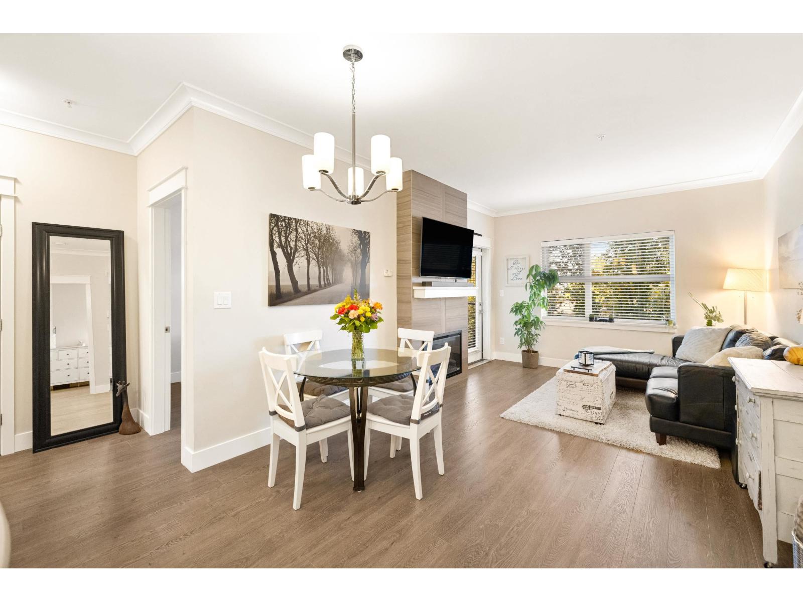 Photo of 201 5020 221A STREET 6