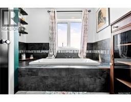 619 Kenaschuk Crescent, Saskatoon, SK S7W0Y4 Photo 39