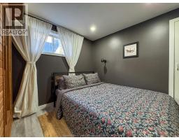 2433 Meighen, Windsor, ON N8W4C2 Photo 35