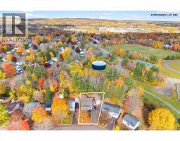 15 Lilac Crescent, photo 3