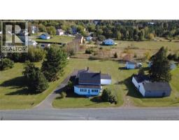 Mud room - 792 Rue Basque, Canton Des Basques, NB E1X3P2 Photo 8