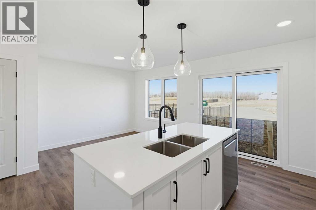 38 Station Drive, Sylvan Lake — photo 8