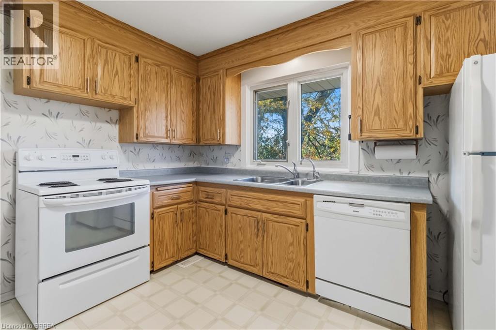 47 EVERGREEN Crescent - 13