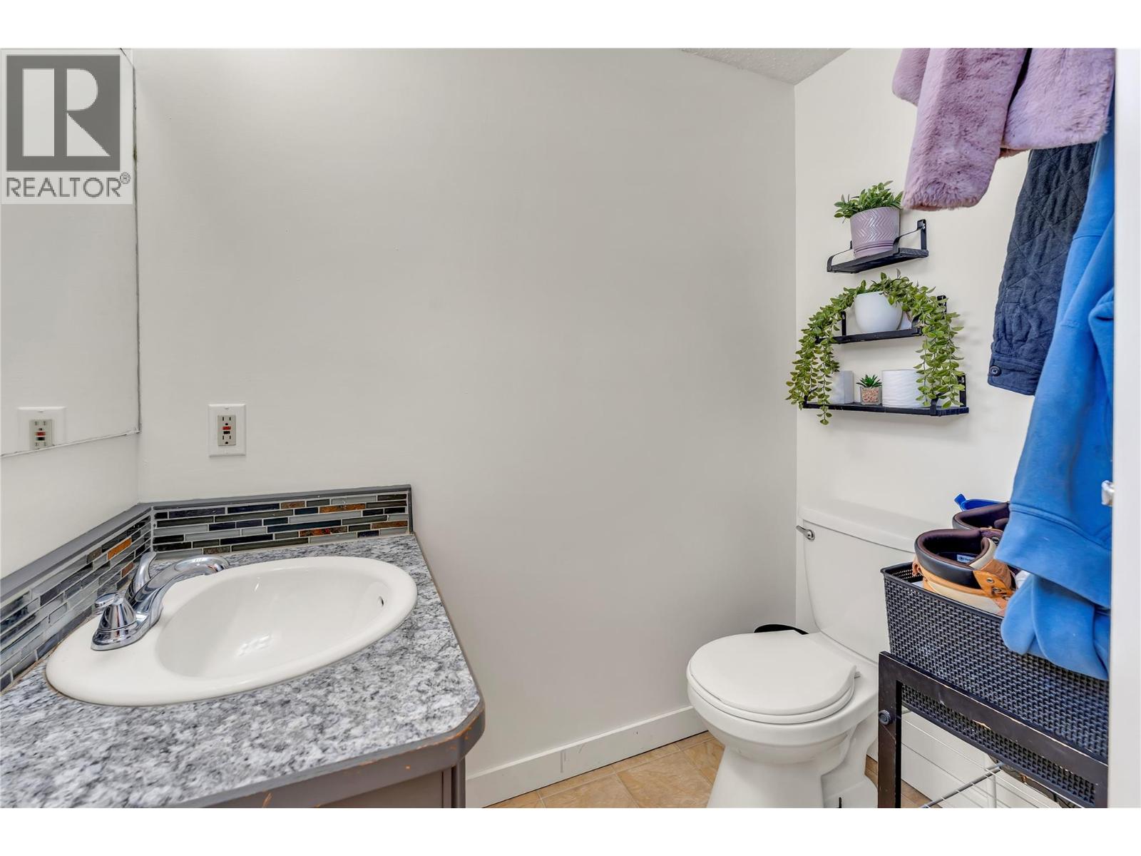 124 3004 SOUTH MAIN Street, Penticton