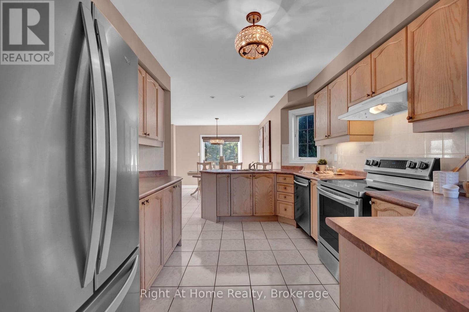 47 WELSH STREET, Ajax (Central West) — photo 11