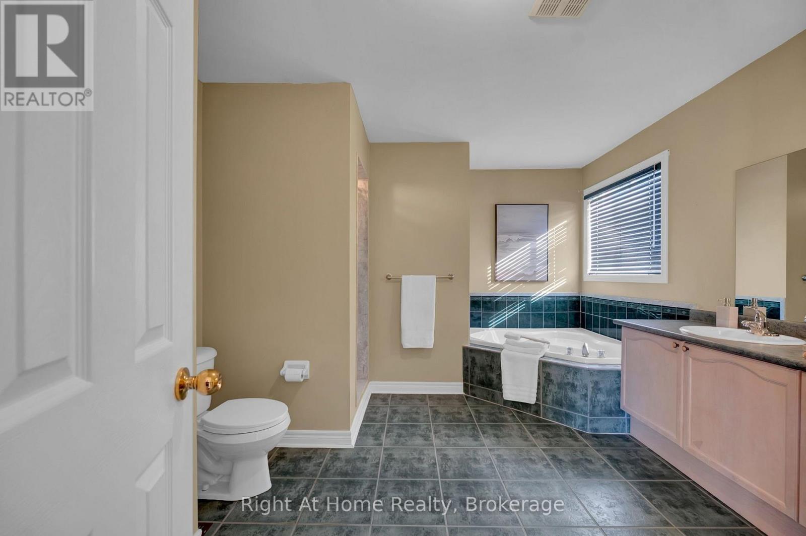 47 Welsh Street, Ajax, ON photo 30