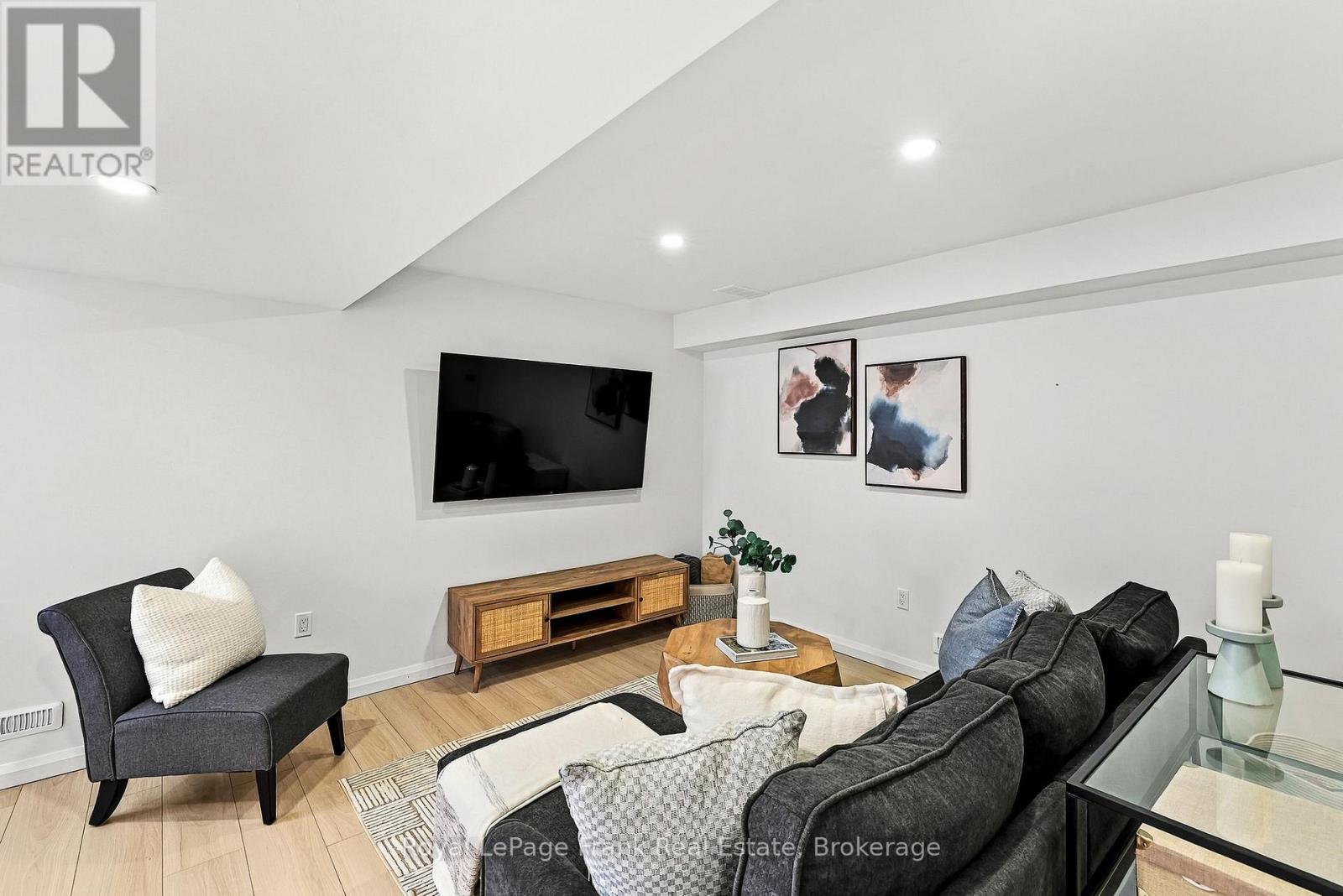 30 DOCTOR ARCHER DRIVE - 24