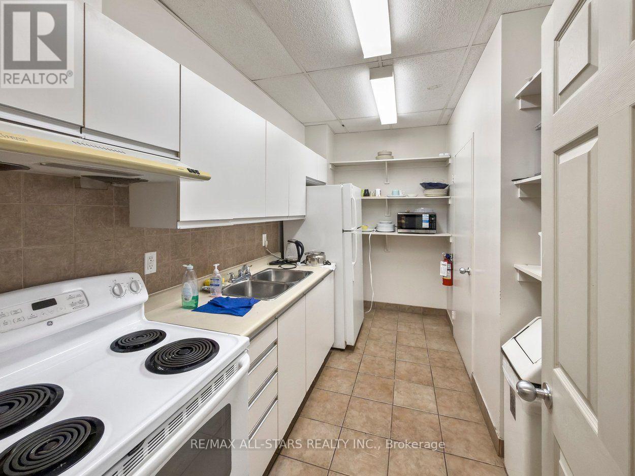 #1505 18 HILLCREST AVENUE - 37