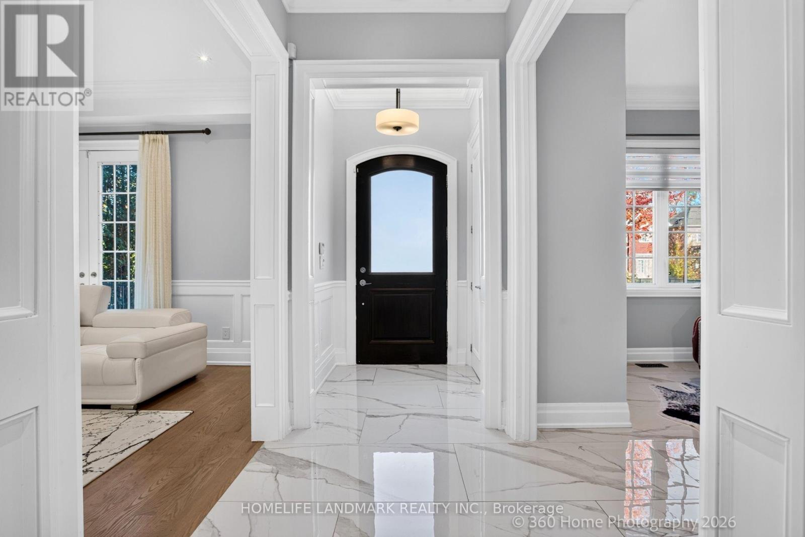 83 Stormont Avenue, Toronto, ON photo 3