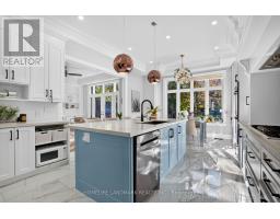 Family room - 83 Stormont Avenue, Toronto, ON M5N2C3 Photo 9