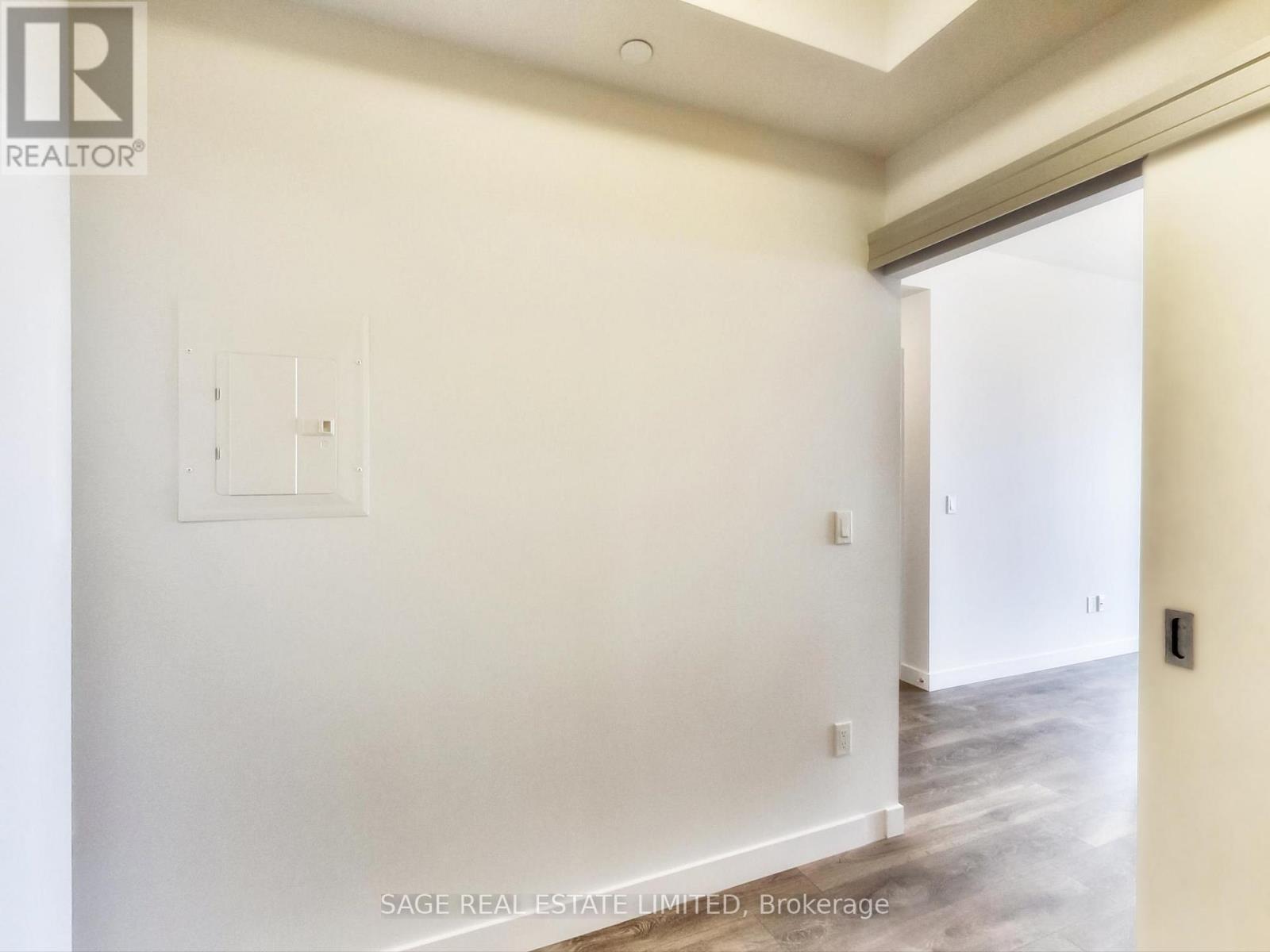 8 Eglinton Unit 5012 photo 5