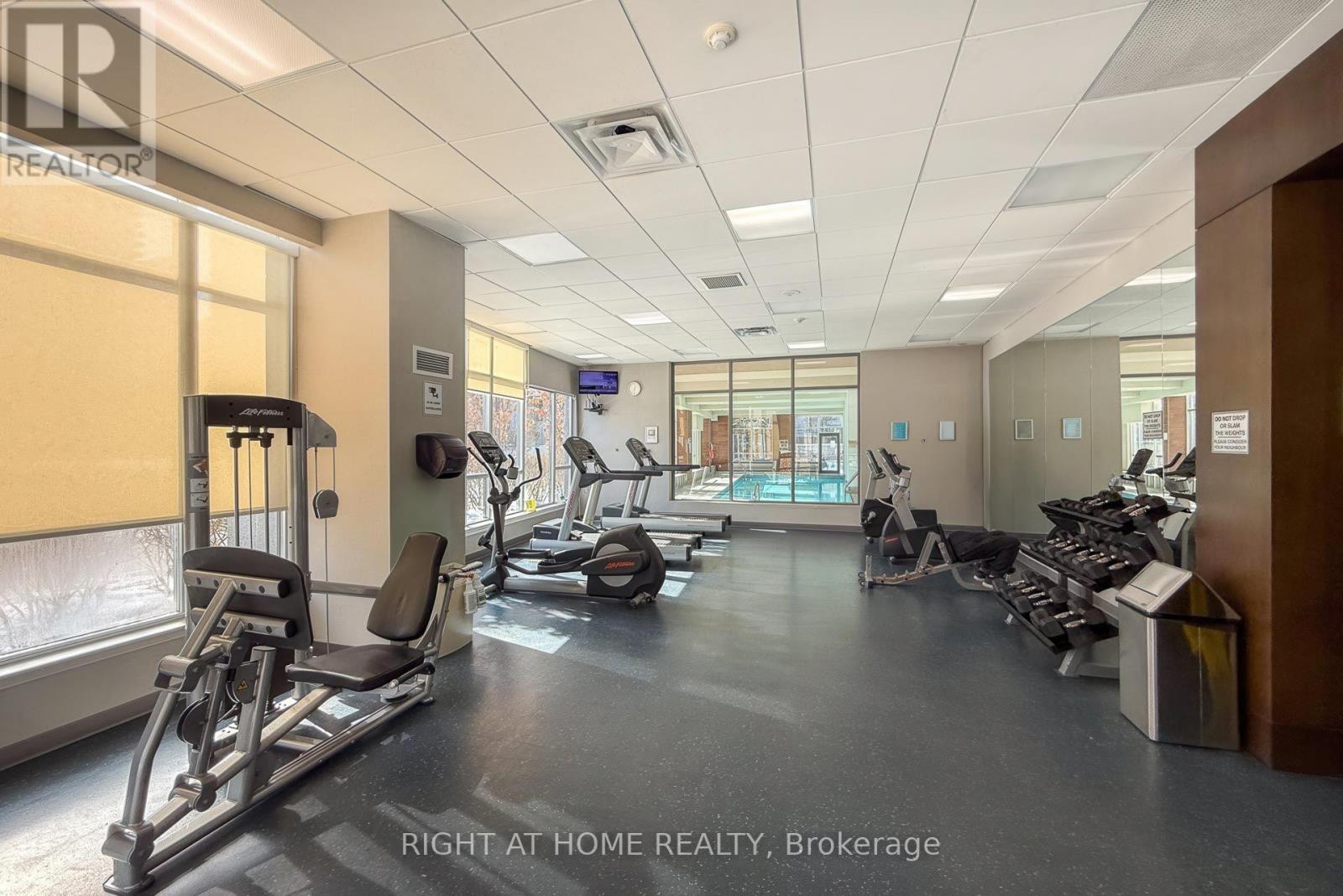 2022- 35 Hollywood Avenue, Toronto, ON photo 35