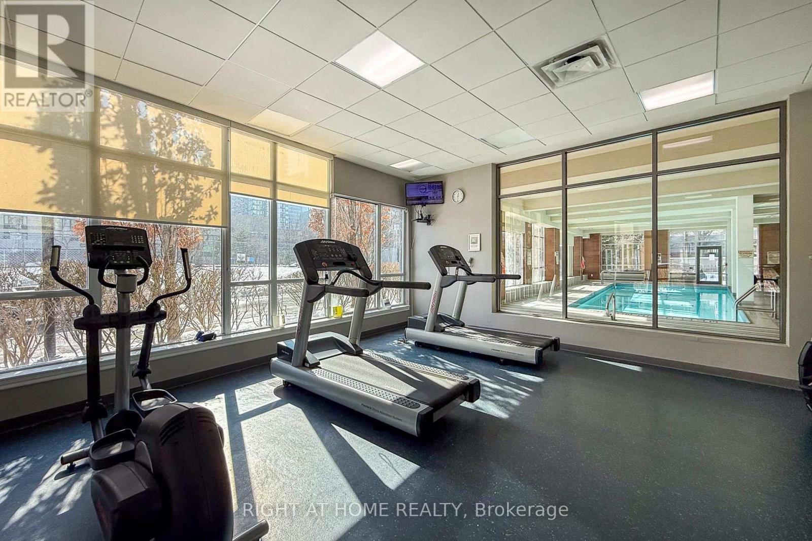 2022- 35 Hollywood Avenue, Toronto, ON photo 36