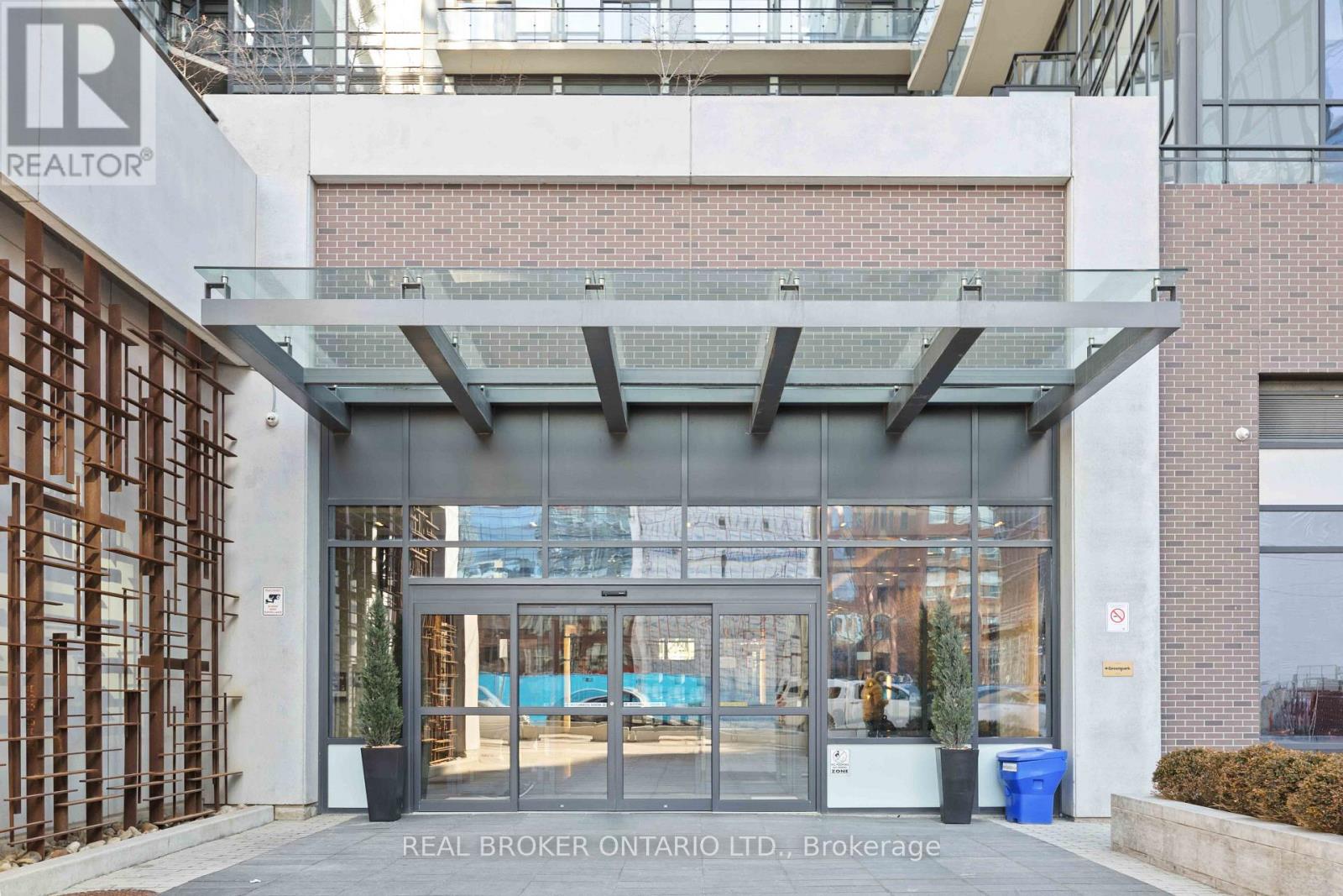 1518- 460 Adelaide Street East, Toronto, ON photo 2