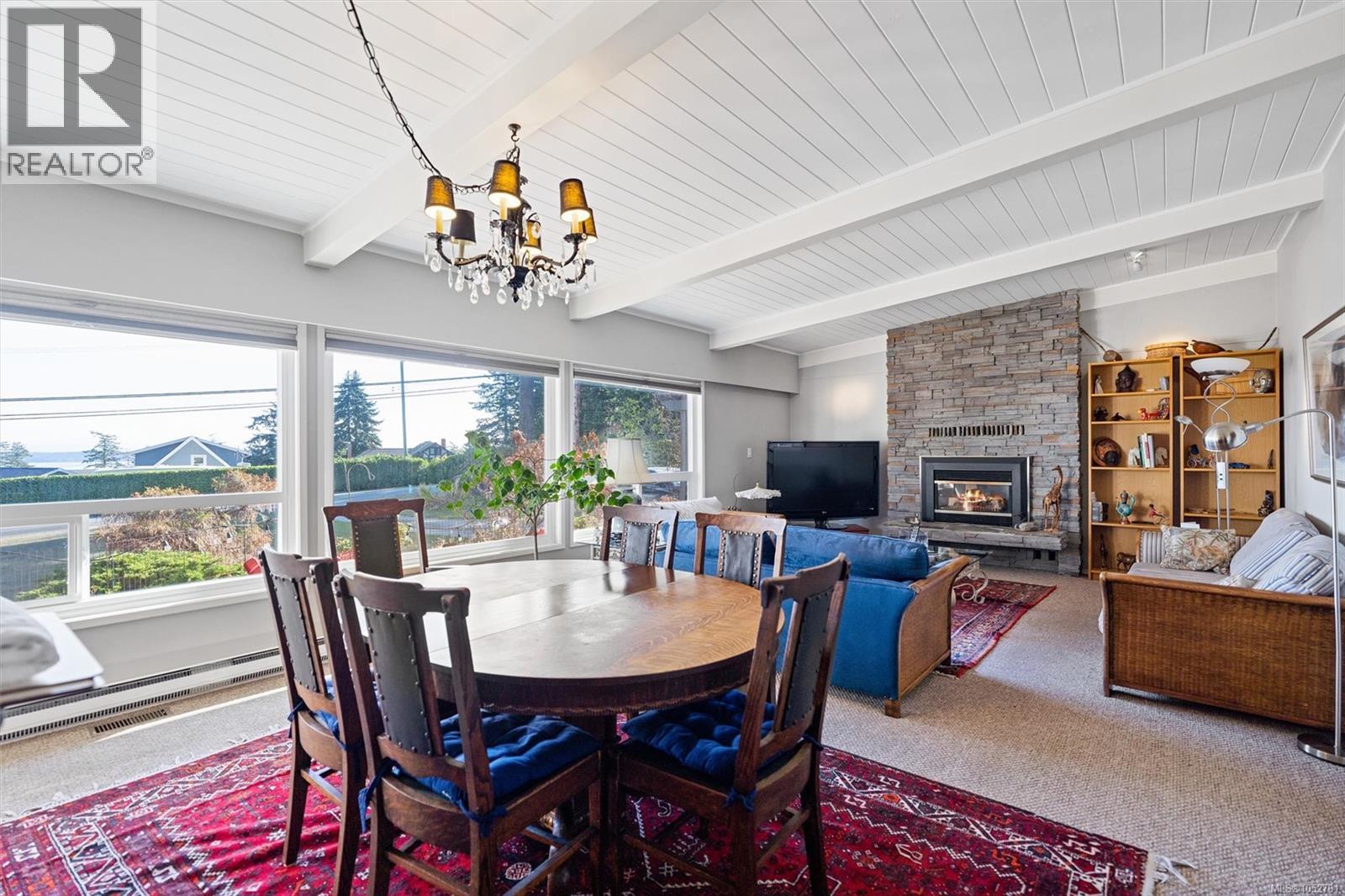  8698 East Saanich Road, North Saanich