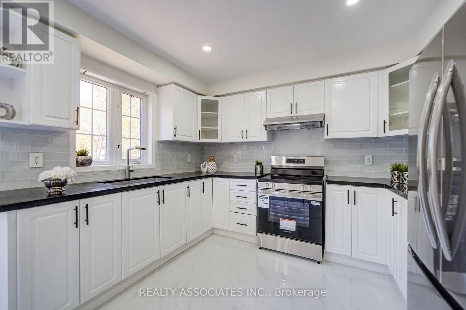71 Highhill Drive, Toronto, ON photo 15