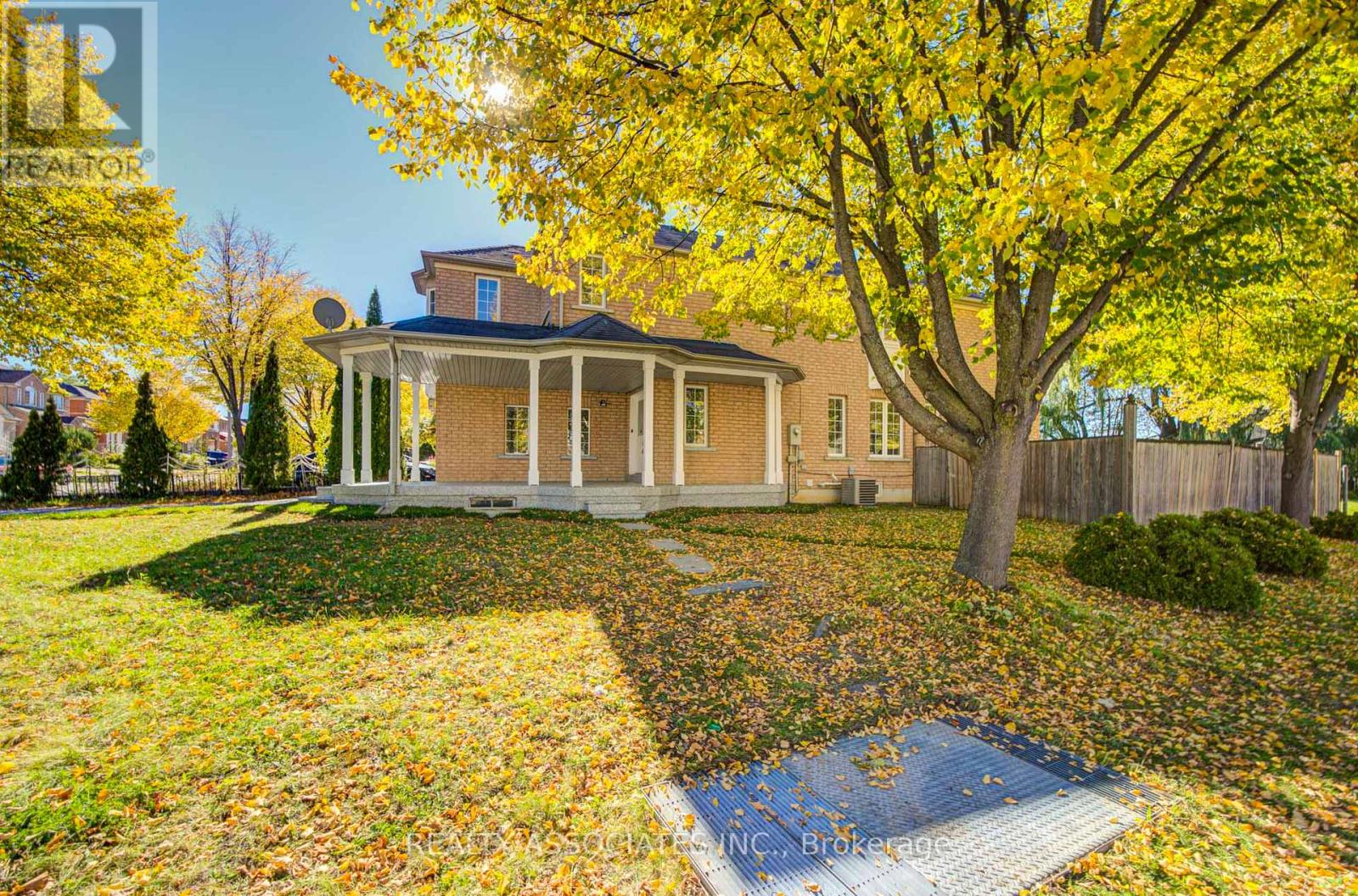 71 Highhill Drive, Toronto, ON photo 3