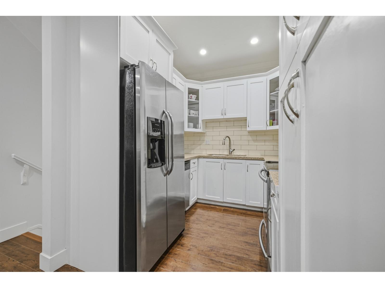 Photo of B3 19292 72A AVENUE 13