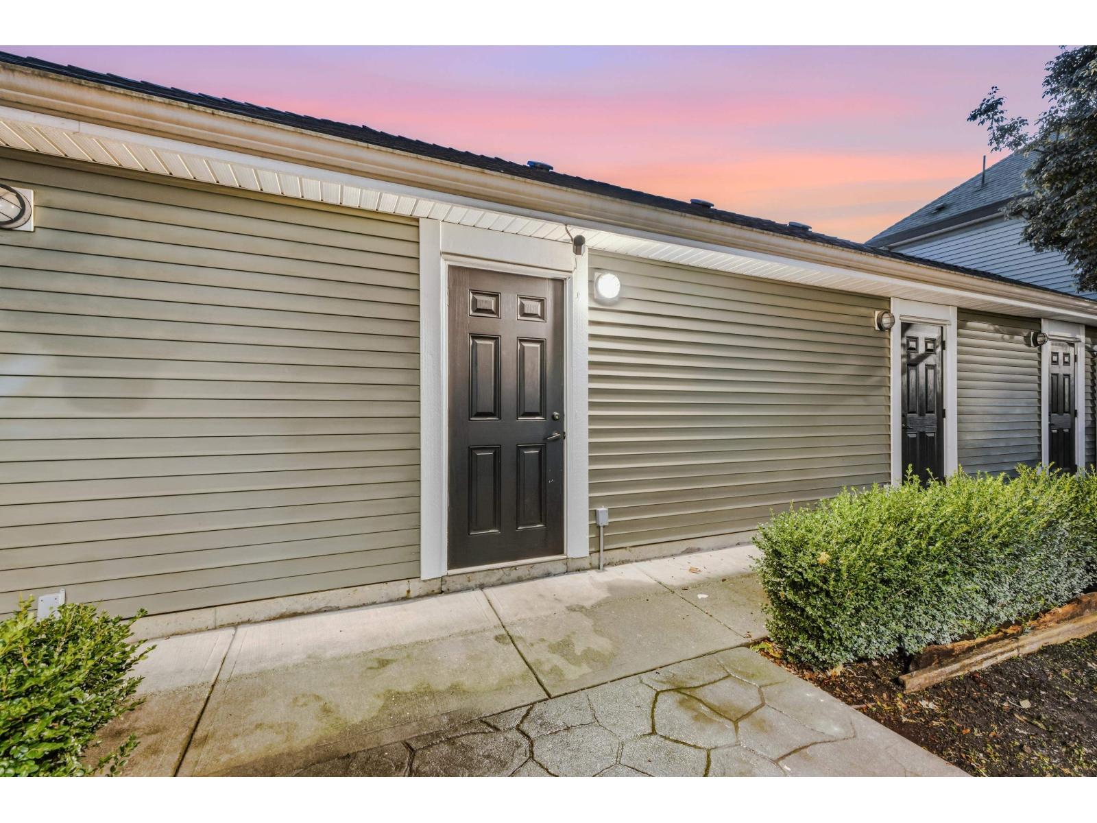 Photo of B3 19292 72A AVENUE 6