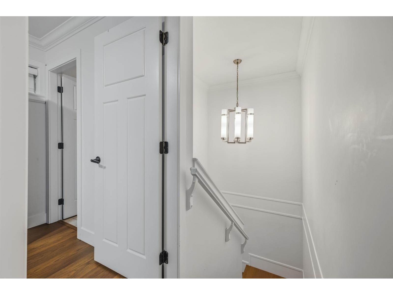 Photo of B3 19292 72A AVENUE 18