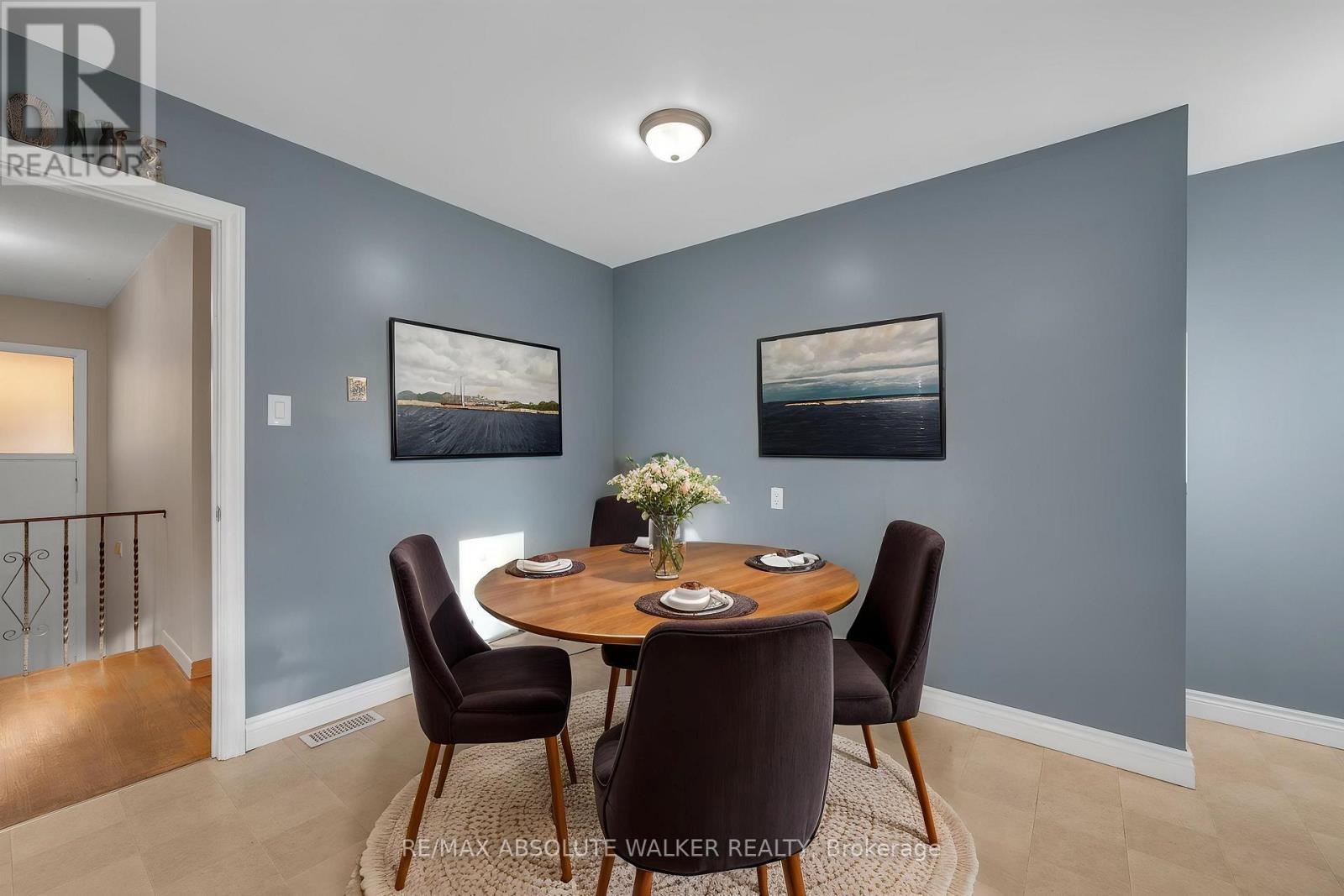 18 SILVER ASPEN CRESCENT - 16